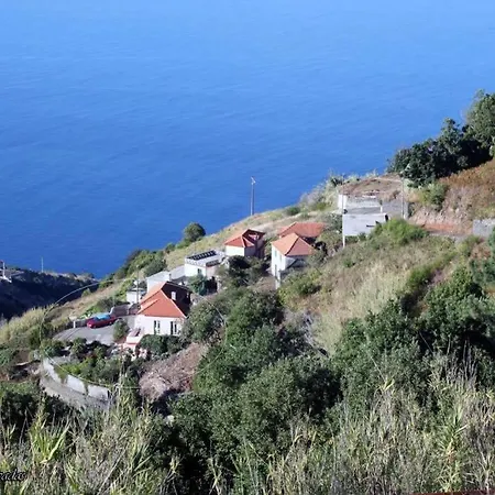 Raposeira De Sao Joao, The Feeling Of Peace, Space And Quiet, Whole Is Yours Dom wakacyjny Fajã da Ovelha