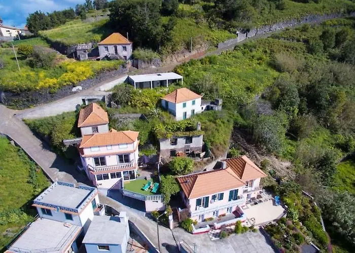 Raposeira De Sao Joao, The Feeling Of Peace, Space And Quiet, Whole Is Yours * Fajã da Ovelha